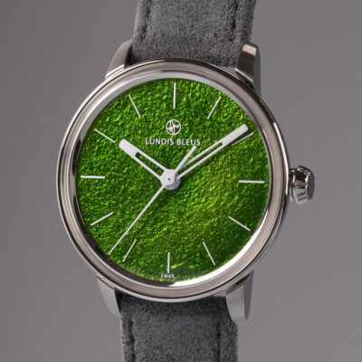 Vitreous enamel with pad printing
/ Price, excl. taxes CHF3'800.00 Color Spectrum green