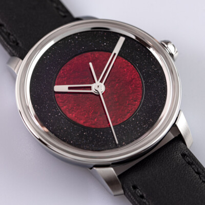 Black aventurine glass and vitreous enamel
/ Price on request Black and red