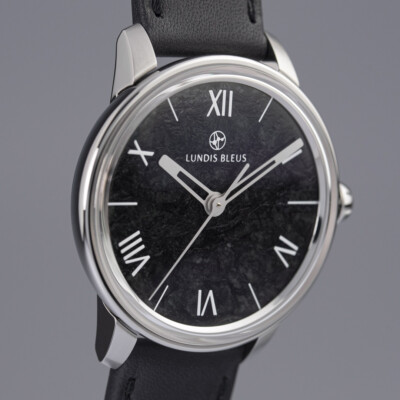 Natural stone with pad printing
/ Price, excl.taxes
CHF3'600.00 Matterhorn serpentinite