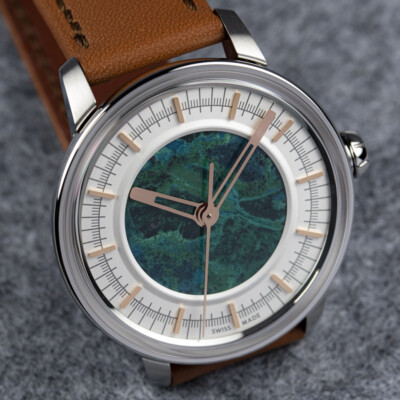 Natural stone and applied markers
/ Price, excl. taxes CHF4'600.00 Chrysocolla