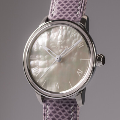 Nacre naturelle, décalque et bracelet sur-mesure
/ Prix, hors taxes
CHF3'850.00